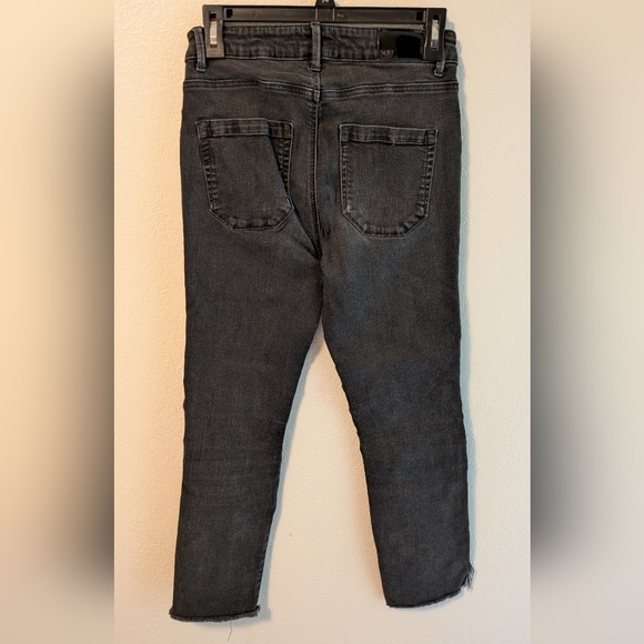 PAIGE Black Ankle Cropped Cindy Jeans - Picture 2 of 7